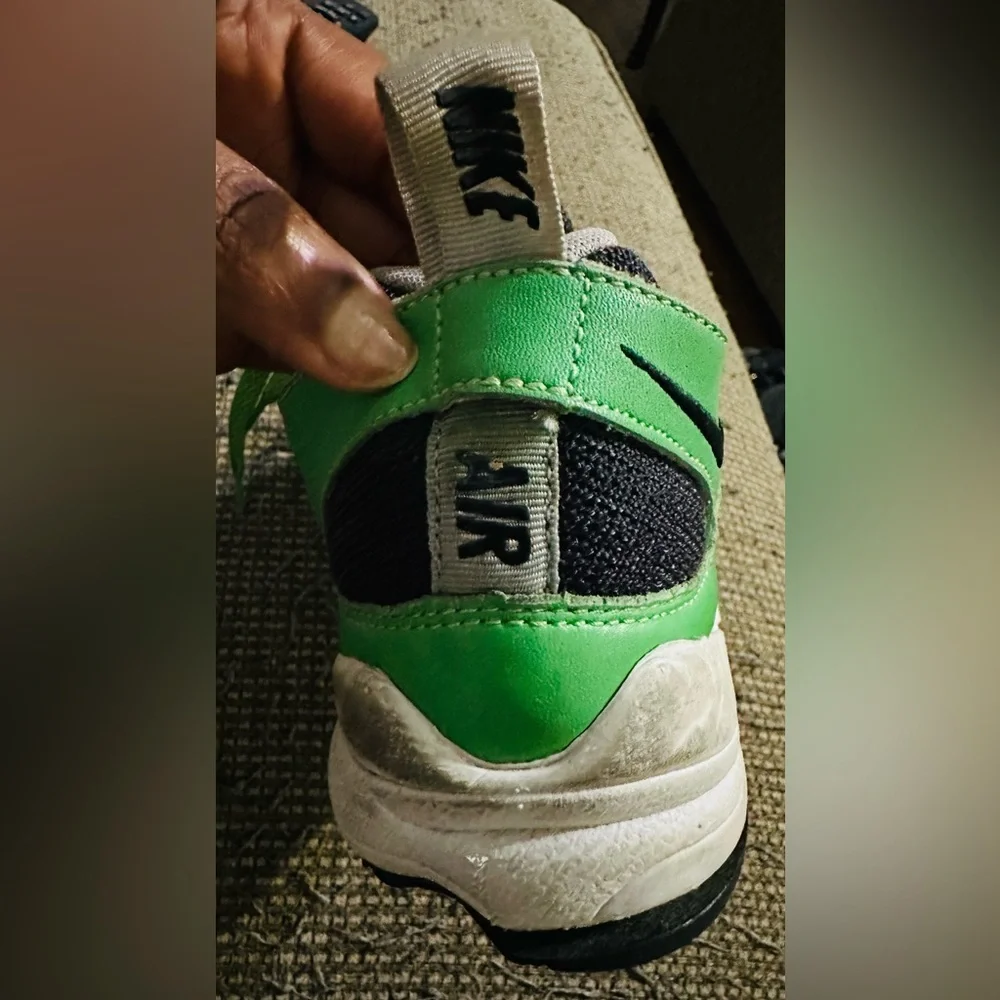 NIKE Air Green Sneakers